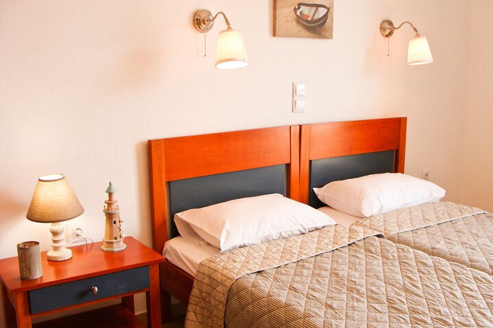 Room 9 of 39
