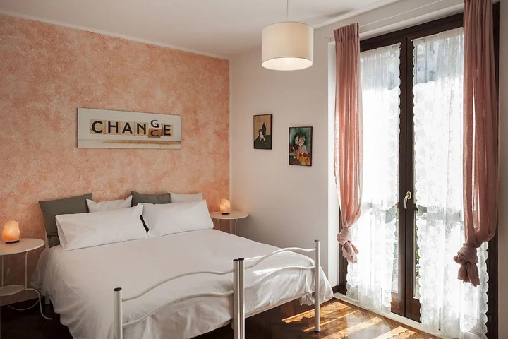 Room 2 of 16