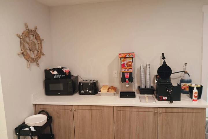 Breakfast/Coffee Service 103 of 134