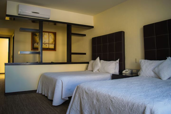 Room 9 of 92