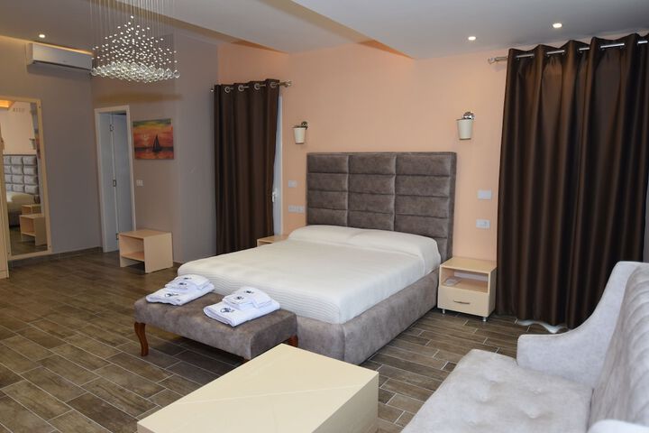 Room 42 of 121
