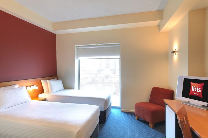 Room 10 of 34