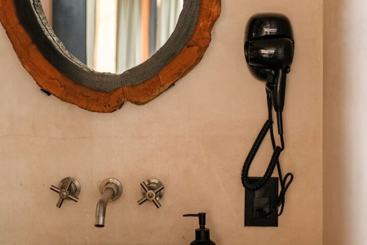 Room 16 of 51