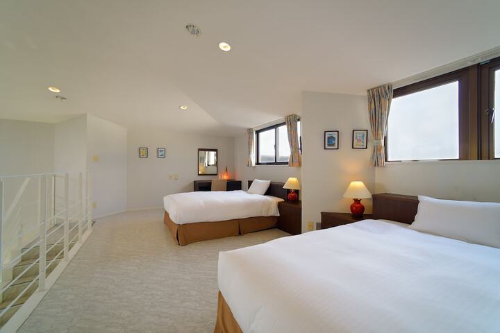 Room 8 of 47