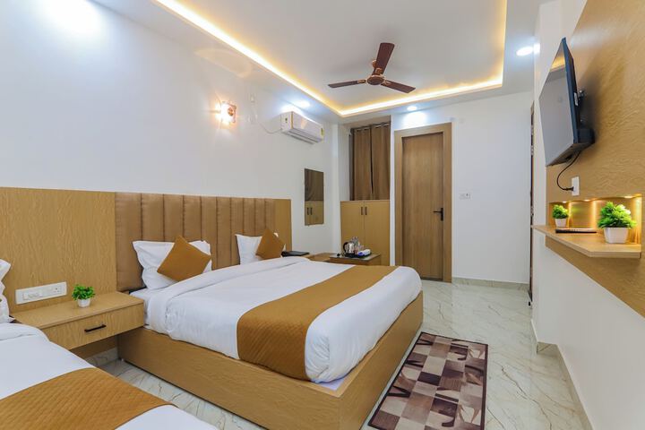 Room 18 of 34