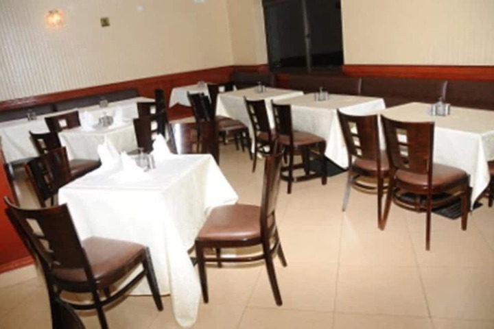 Dining 19 of 27