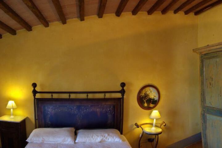 Room 3 of 51