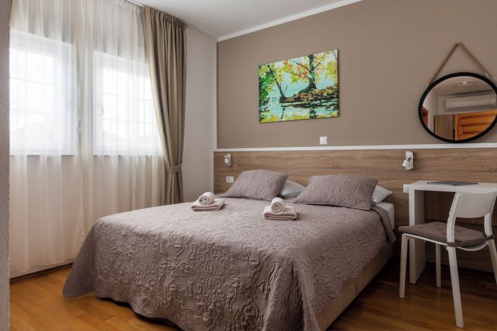 Room 17 of 72