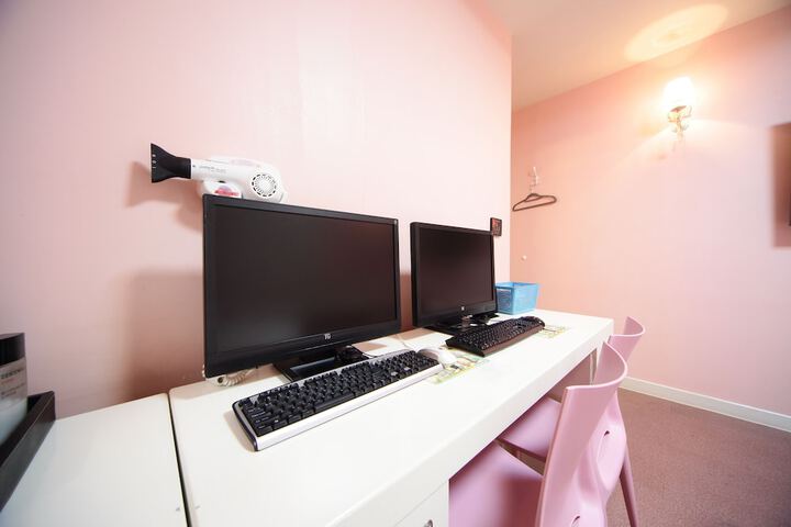 Room 7 of 75