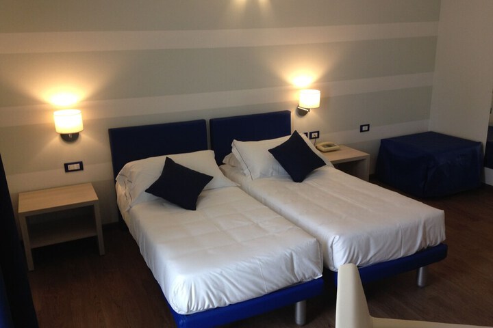 Room 17 of 43