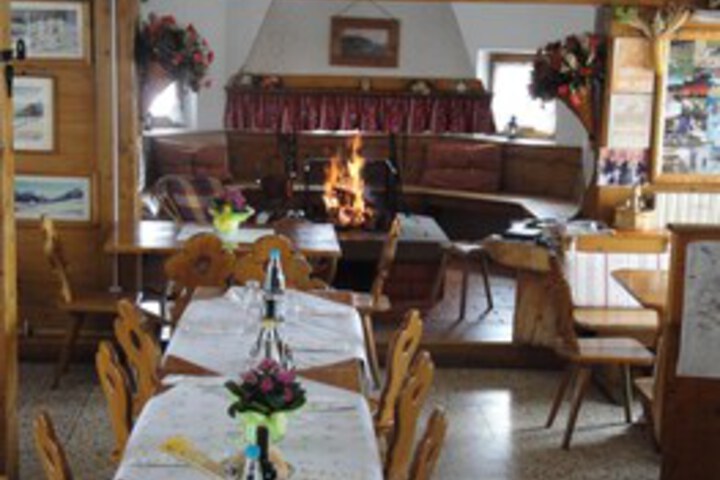 Dining 43 of 57