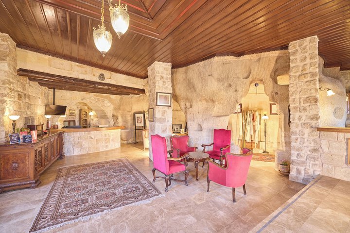 Entrance & Lobby