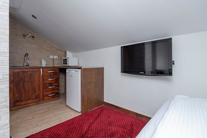 Room 7 of 30