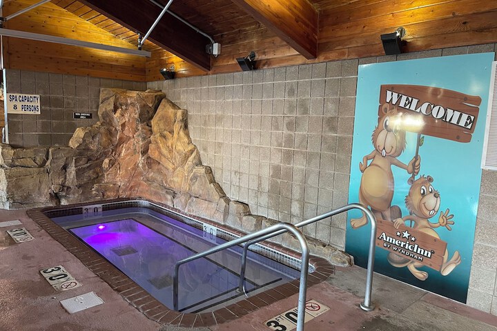 Indoor spa tub