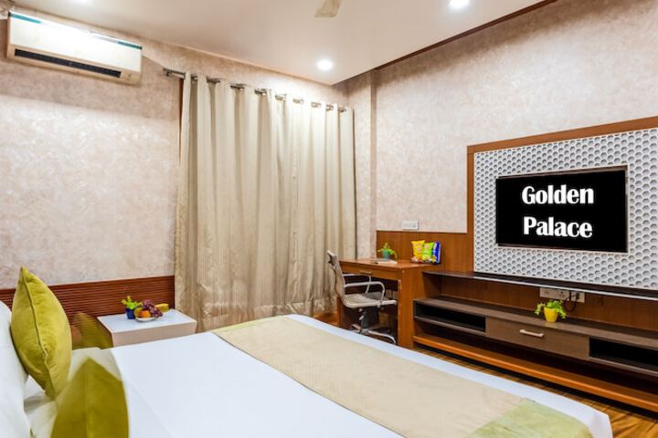 Room 28 of 76