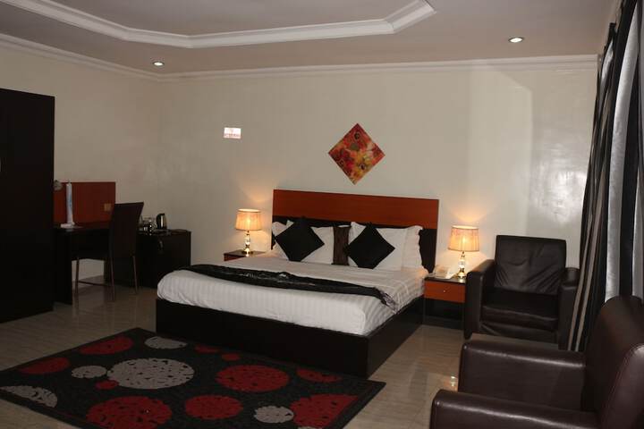 Room 12 of 93