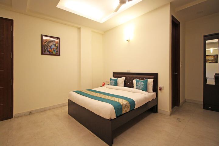 Room 12 of 23