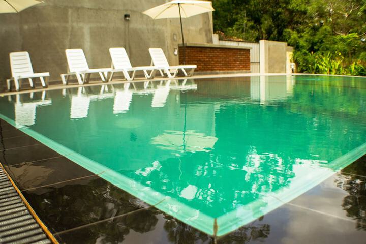 Pool Hotel