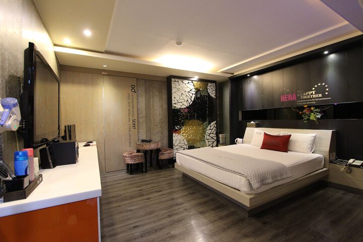 Room 12 of 56