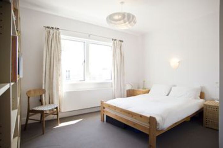 Room 13 of 30