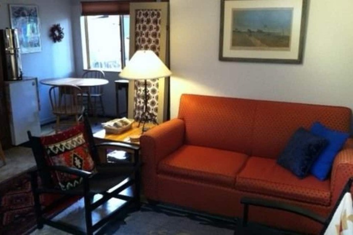 Room 7 of 25