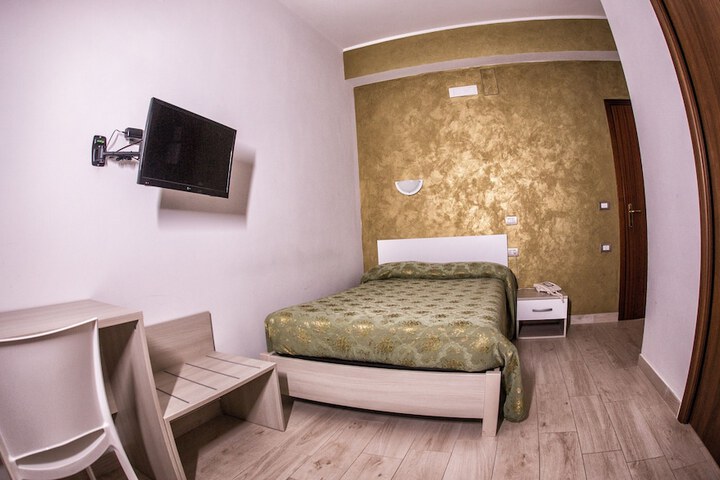 Room 16 of 63