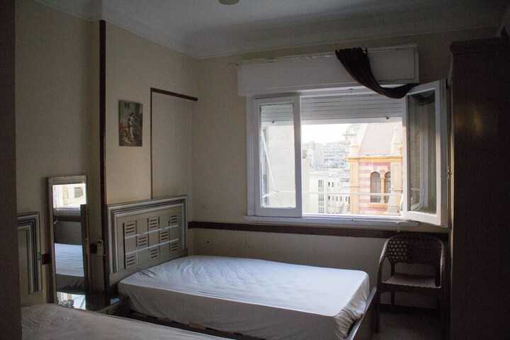 Room 8 of 37