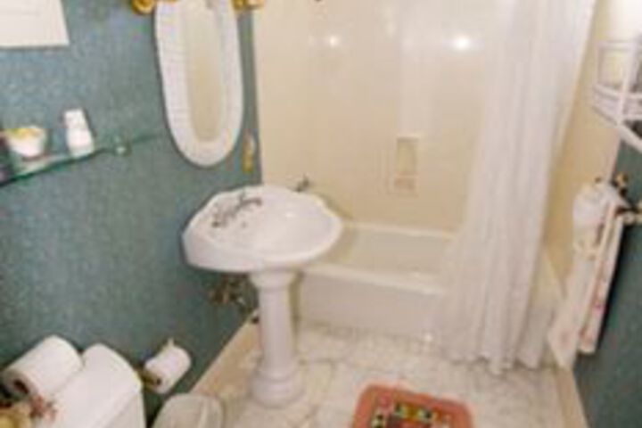 Room 8 of 40