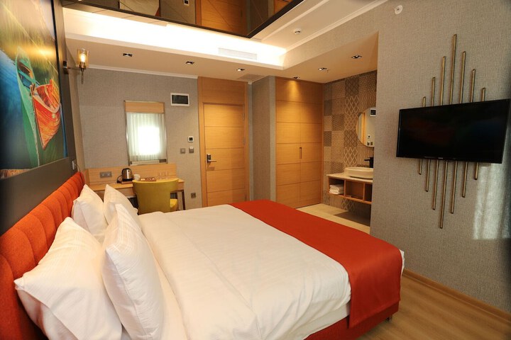 Room 8 of 31