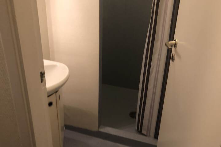 Room 44 of 59