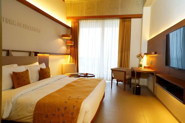 Room 5 of 15