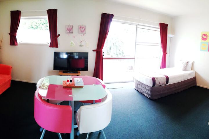 Room 17 of 76