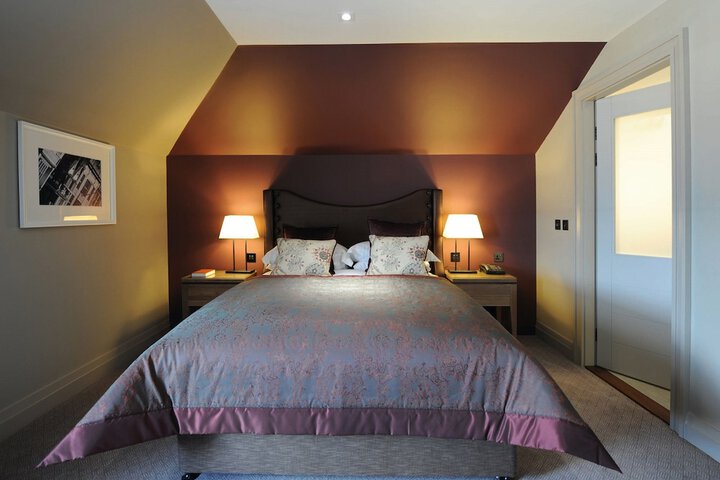 Room 9 of 39