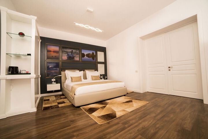 Room 50 of 60