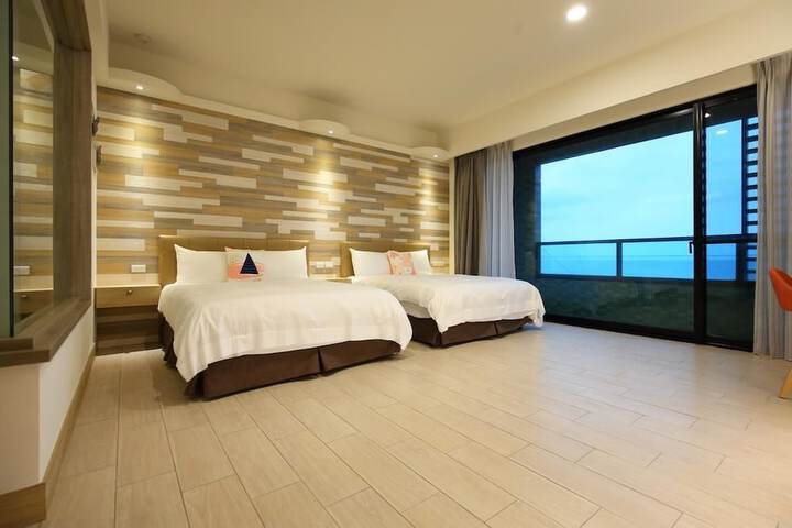 Room 28 of 67