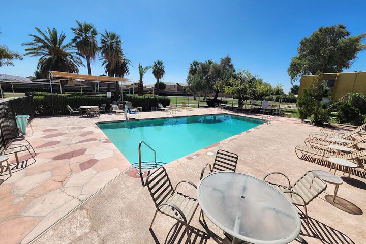 Pool Hotel