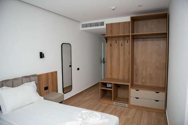 Room 25 of 46