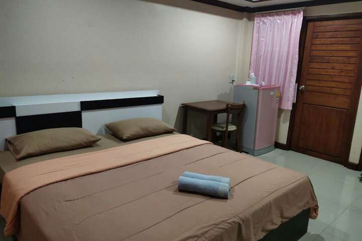 Room 11 of 24