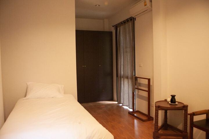 Room 25 of 117