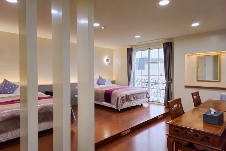 Room 19 of 81