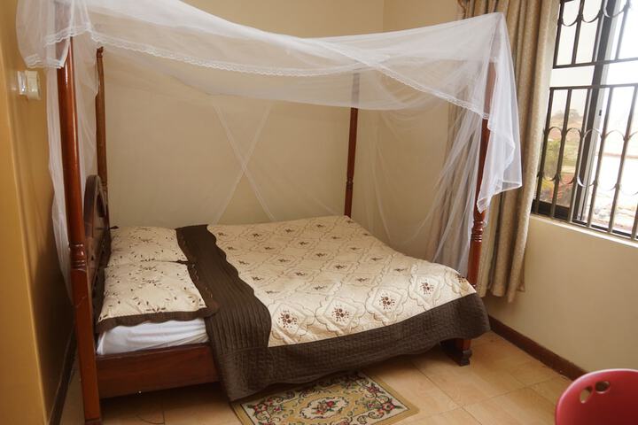 Room 6 of 72
