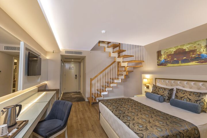 Room 12 of 91
