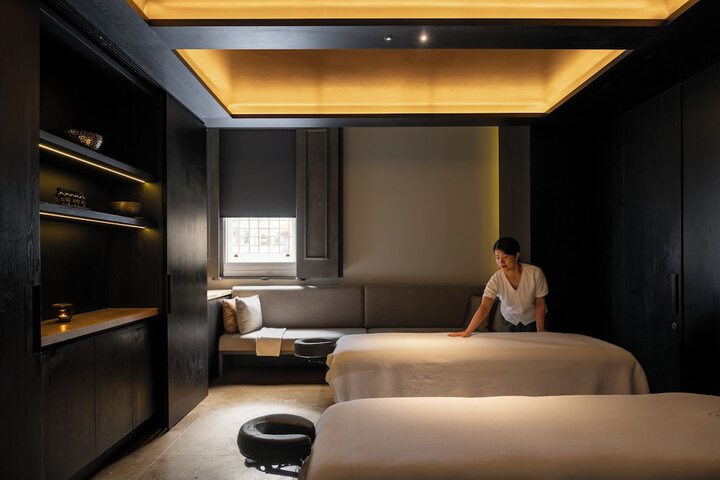 Room 52 of 87