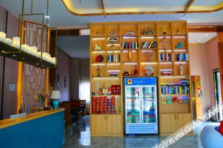Hotel Interior 10 of 25