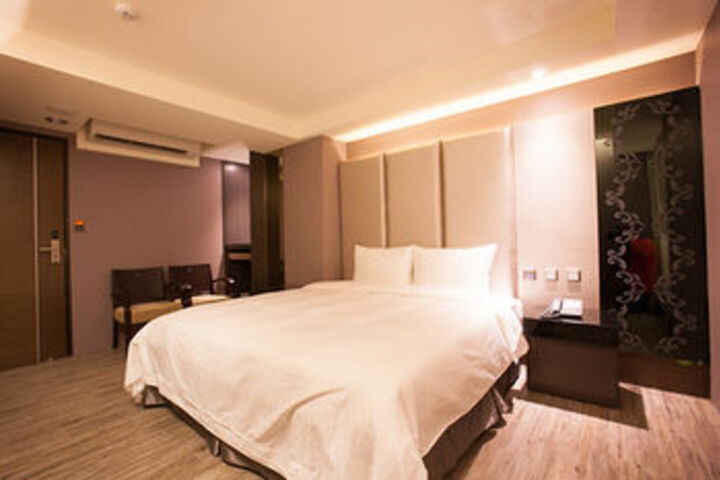 Room 16 of 22