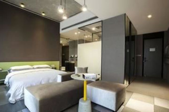 Room 22 of 27