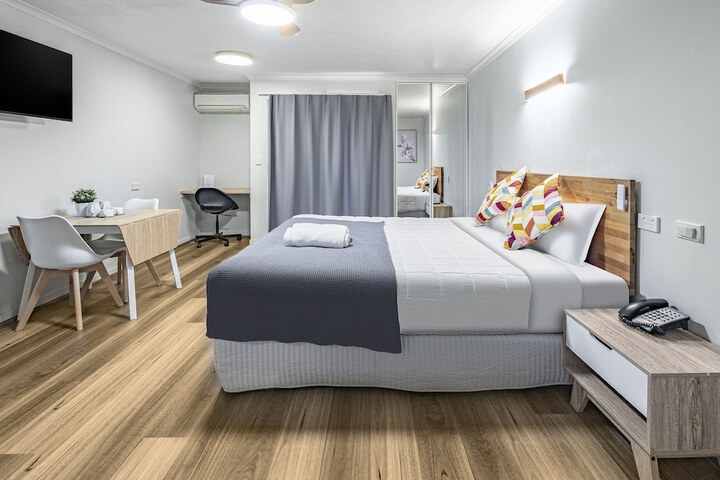 Room 4 of 61