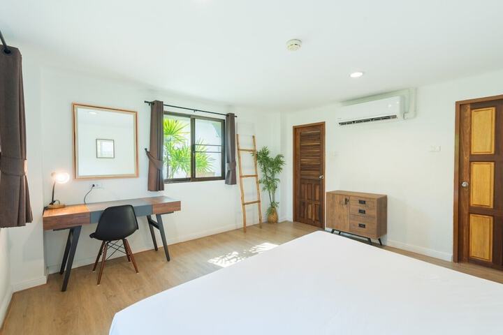 Room 31 of 185