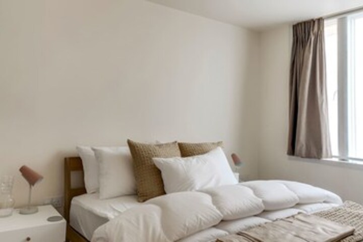 Room 18 of 29