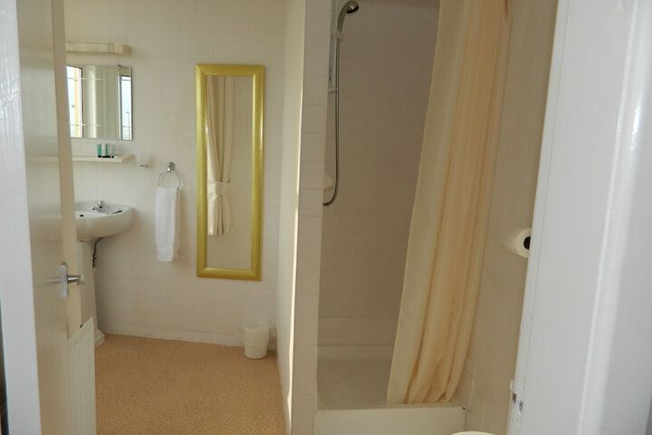 Room 52 of 81